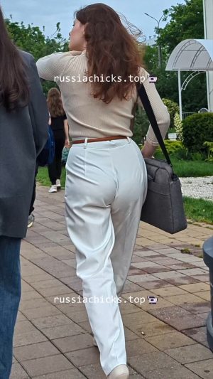 amazing girl ass in tight pants