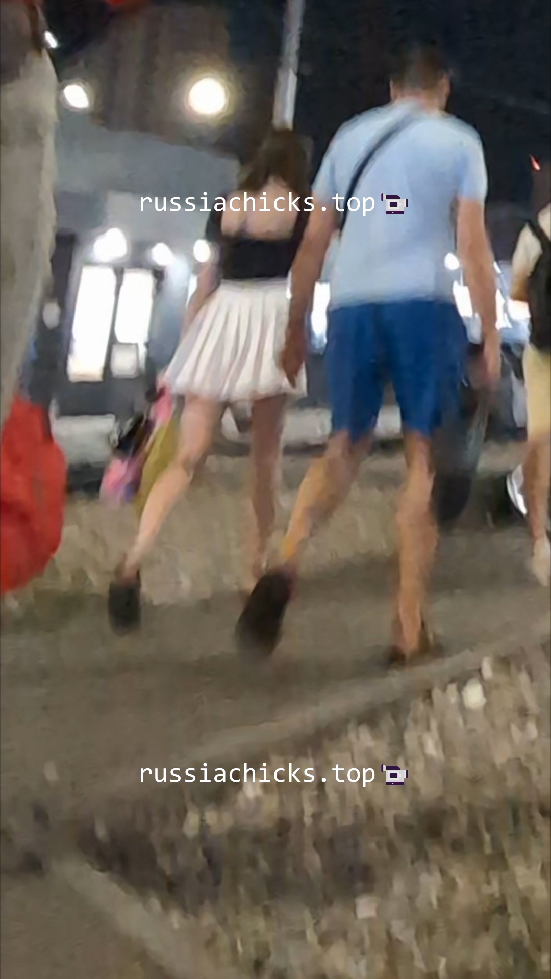 quick upskirt at sexy girl in tram